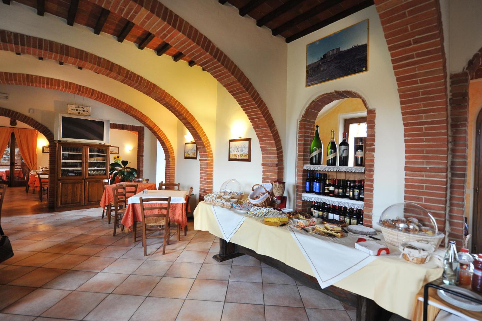Albergo La Foresteria Bettolle Bagian luar foto