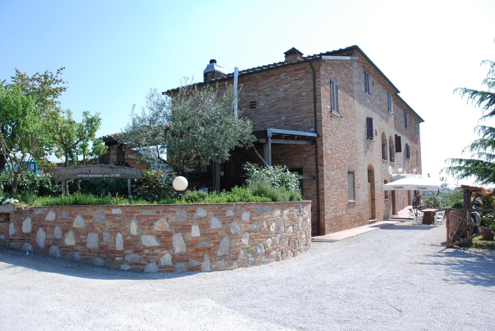 Albergo La Foresteria Bettolle Bagian luar foto