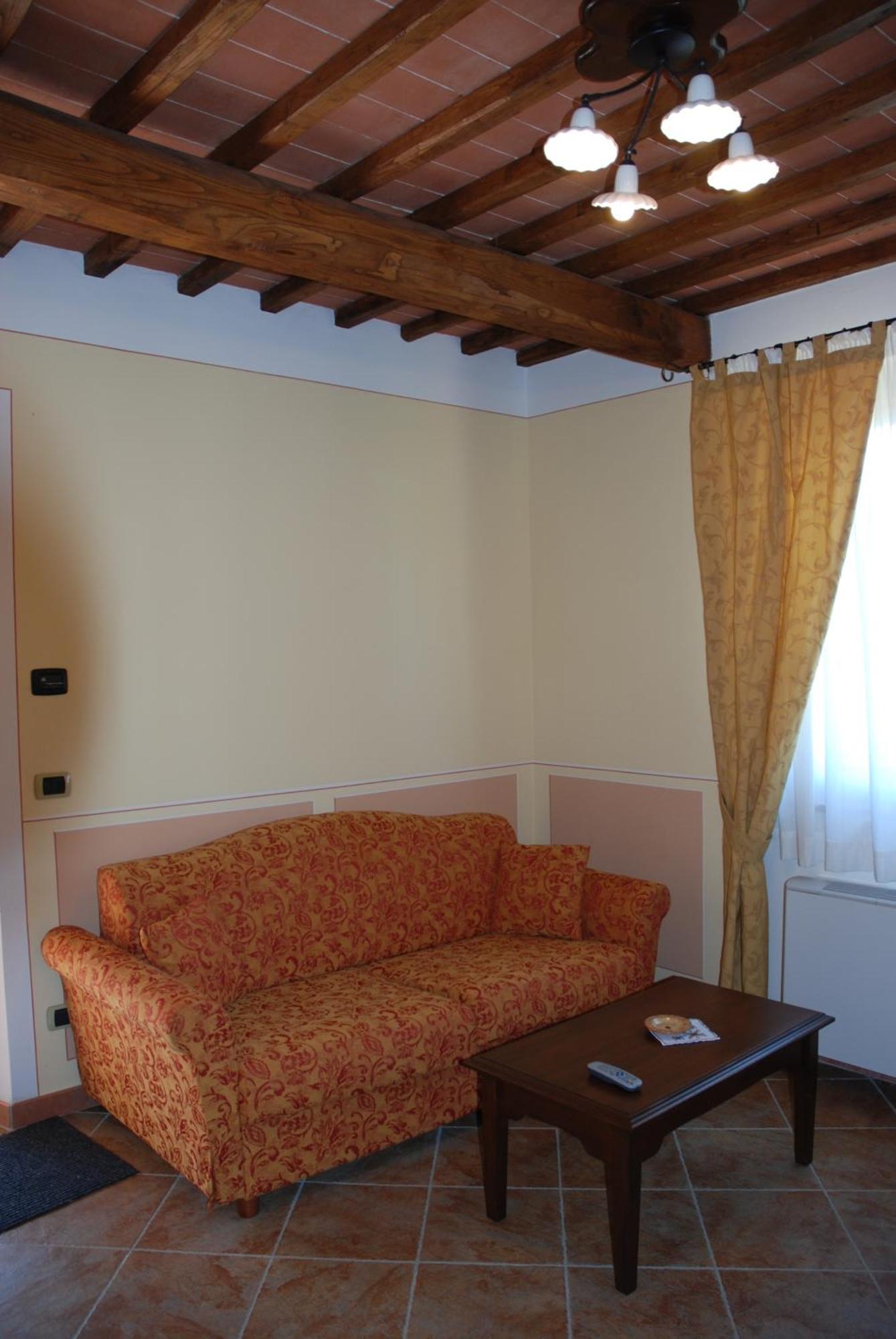 Albergo La Foresteria Bettolle Bagian luar foto