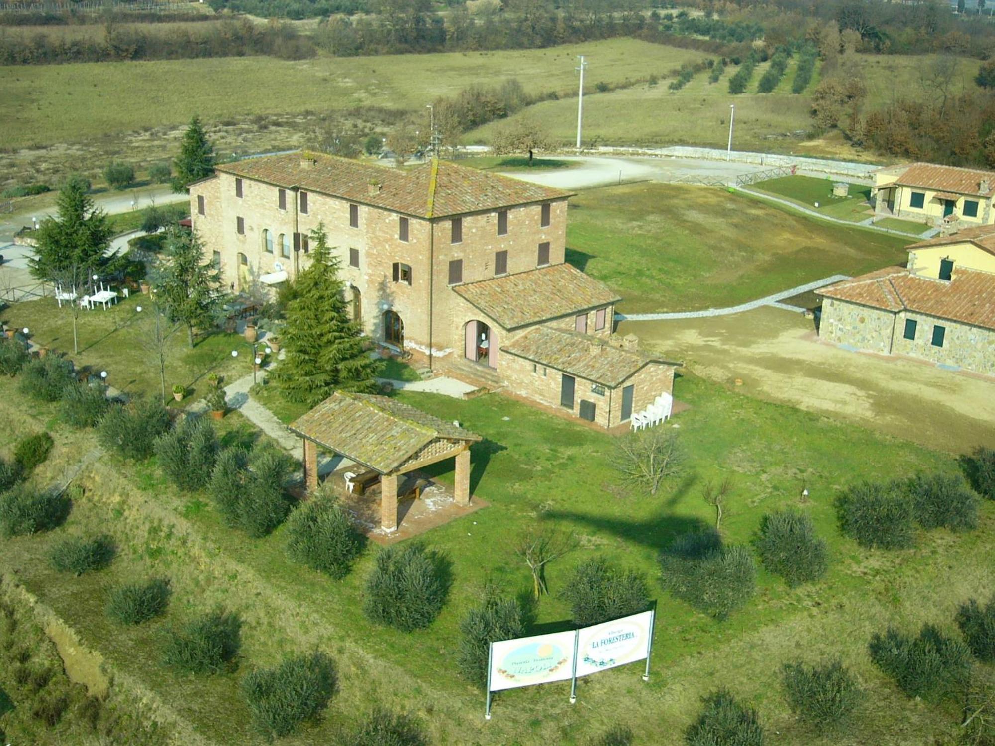 Albergo La Foresteria Bettolle Bagian luar foto