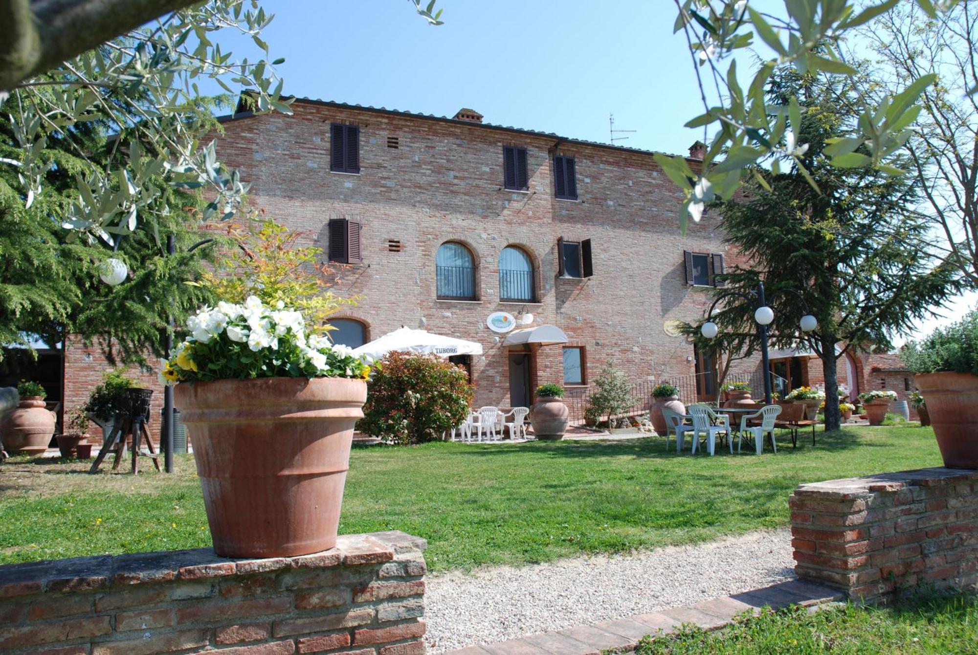 Albergo La Foresteria Bettolle Bagian luar foto