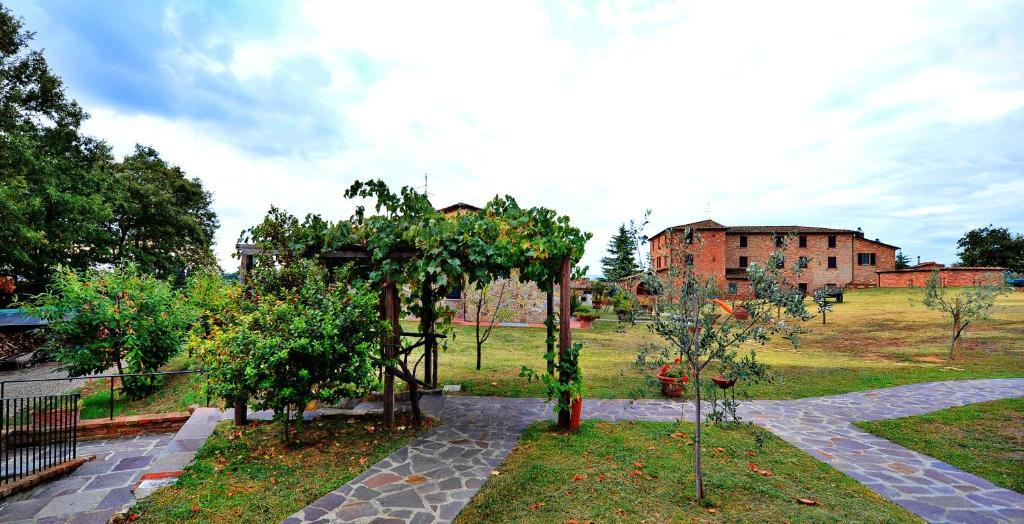 Albergo La Foresteria Bettolle Bagian luar foto