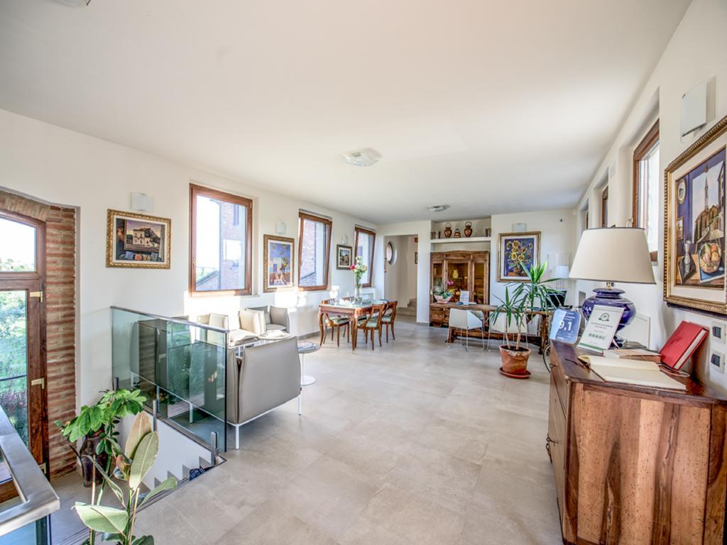 Albergo La Foresteria Bettolle Bagian luar foto