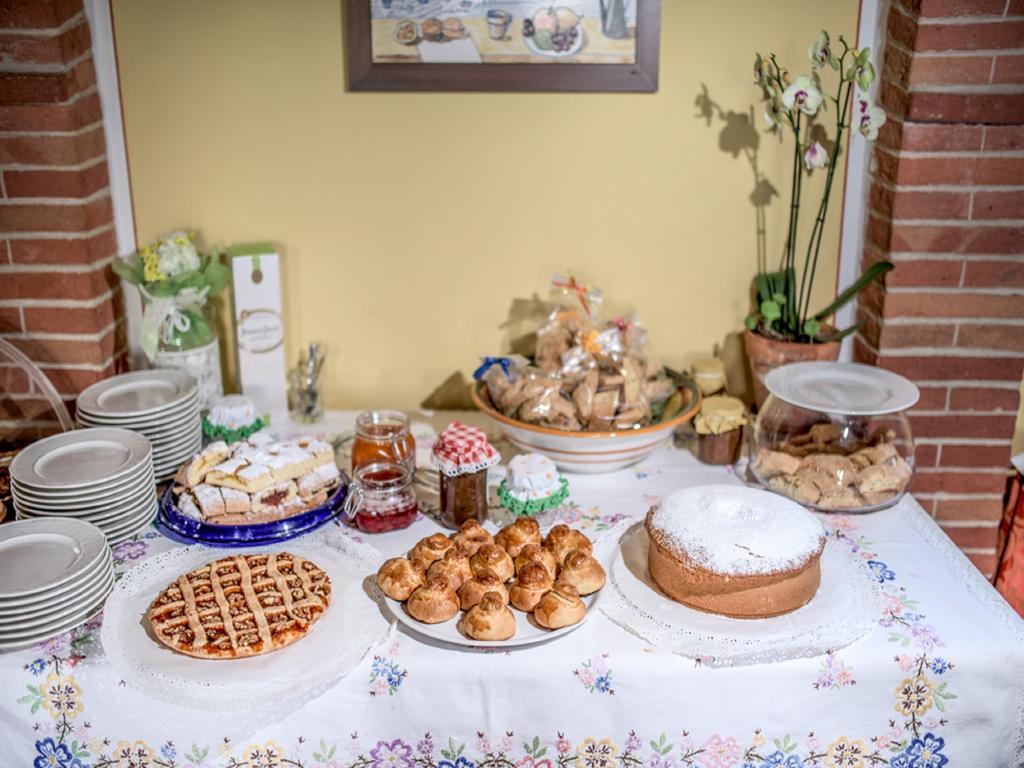 Albergo La Foresteria Bettolle Bagian luar foto