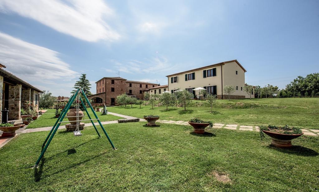 Albergo La Foresteria Bettolle Bagian luar foto