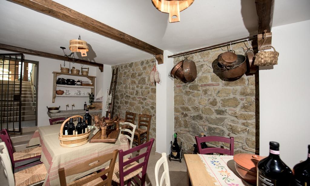 Albergo La Foresteria Bettolle Bagian luar foto